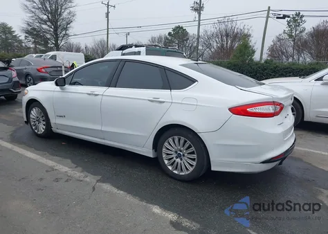 2016 Ford Fusion Hybrid Se z USA, uszkodzony, nr VIN 3FA6P0LU9GR368603